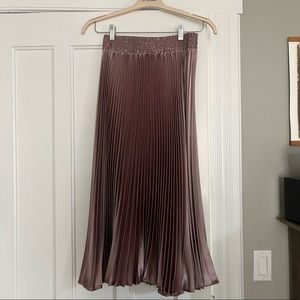 NWT Anthropologie metallic pleated skirt - S